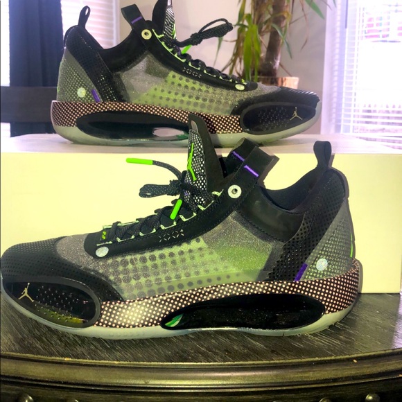 jordan xxxiv low black vapor green bleached coral